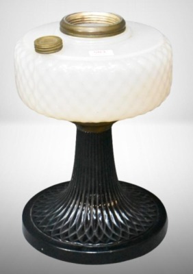 Aladdin Model B Quilt lamp, white/black moonstone
