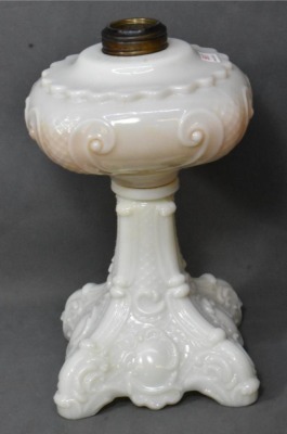 Princess Feather EAPG milk-glass oil lamp - 4