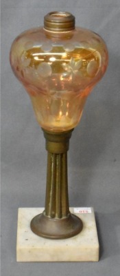 Amber Cut-to-Clear oil lamp on fluted brass column and marble base - 4
