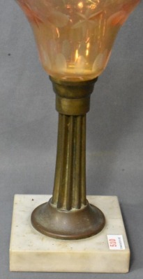 Amber Cut-to-Clear oil lamp on fluted brass column and marble base - 6
