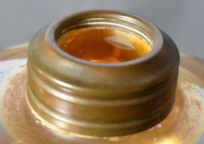 Amber Cut-to-Clear oil lamp on fluted brass column and marble base - 7