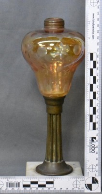 Amber Cut-to-Clear oil lamp on fluted brass column and marble base - 9