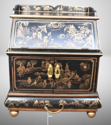 Decorative Oriental Chinoiserie Bombe-style black lacquer jewelry box