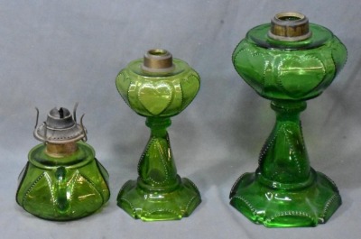 (3) Queen Heart kerosene lamp stands, green - 2