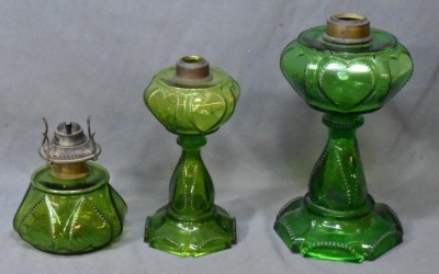 (3) Queen Heart kerosene lamp stands, green - 4