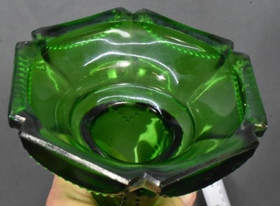 (3) Queen Heart kerosene lamp stands, green - 16
