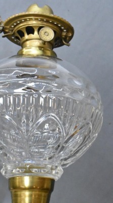 Petal and Rib "Sponged" Glass Oil Lamp. - 6