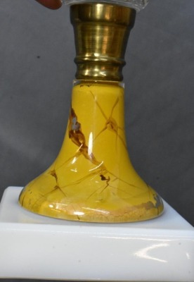 Petal and Rib "Sponged" Glass Oil Lamp. - 7