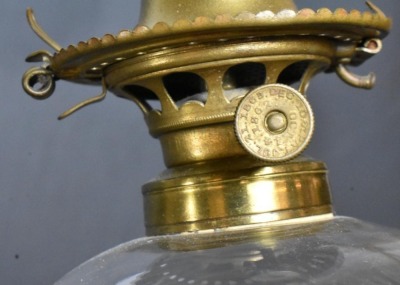 Petal and Rib "Sponged" Glass Oil Lamp. - 10