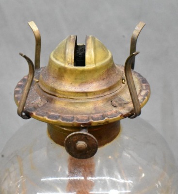 Clear Glass oil lamp on brass column and mable base, stars in hearts decor - 4