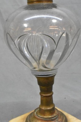 Clear Glass oil lamp on brass column and mable base - 3