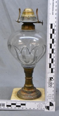 Clear Glass oil lamp on brass column and mable base - 7