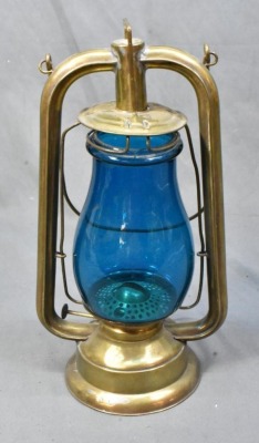 L.W. Tubular brass lantern with blue globe - 3