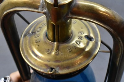 L.W. Tubular brass lantern with blue globe - 4