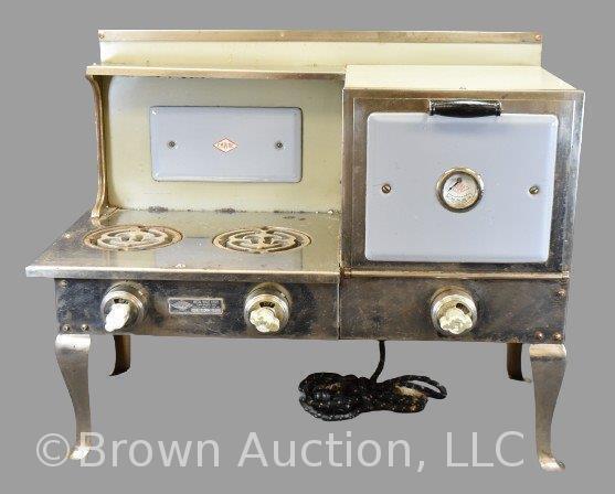 Child's Empire Metal Ware electric stove, 1930's