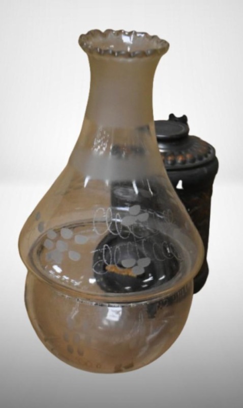 Wall mount The Angel Lamp Co. single lite lamp, clear etched design shade