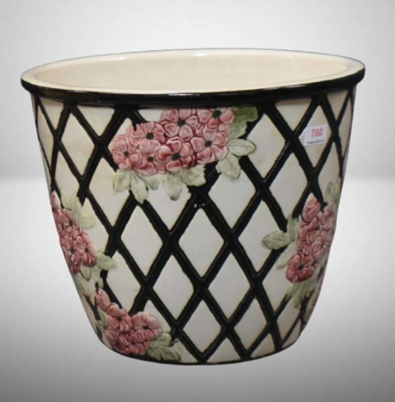 Mrkd. Weller Rosement 8"h x 8.5"d jardiniere