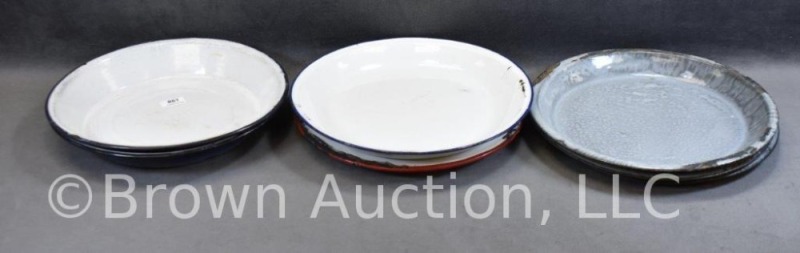 (7) Graniteware pcs. incl. pie plates