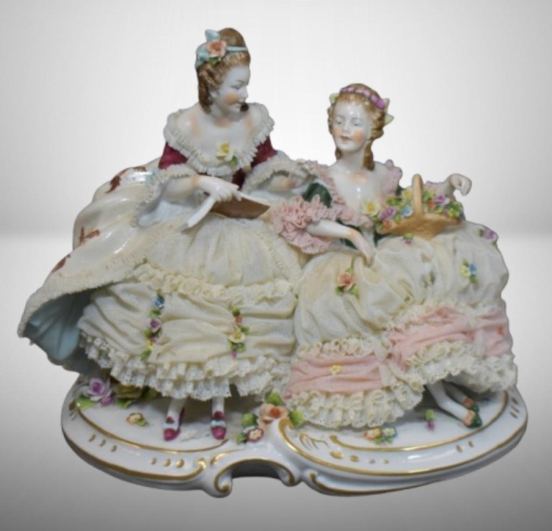 German Dresden figurine of 2 ladies enjoying their afternoon
