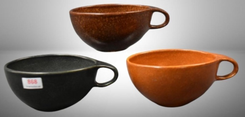 (3) Roseville Raymor 150 cups, green: brown, dark tan, black