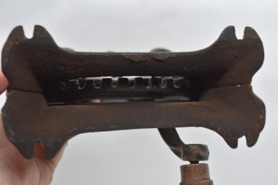 Cast Iron "The New-Era Rope Machine" (Minneapolis, Minn) - works - 11