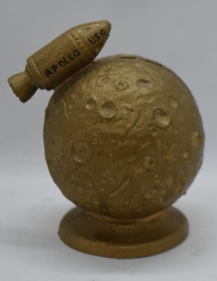 1968 Cast Iron "USA Apollo" moon land still bank - 2