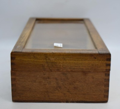 Clark's O.N.T. Marking Cotton thread display case - 6