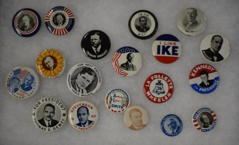(19) Vintage campaign buttons