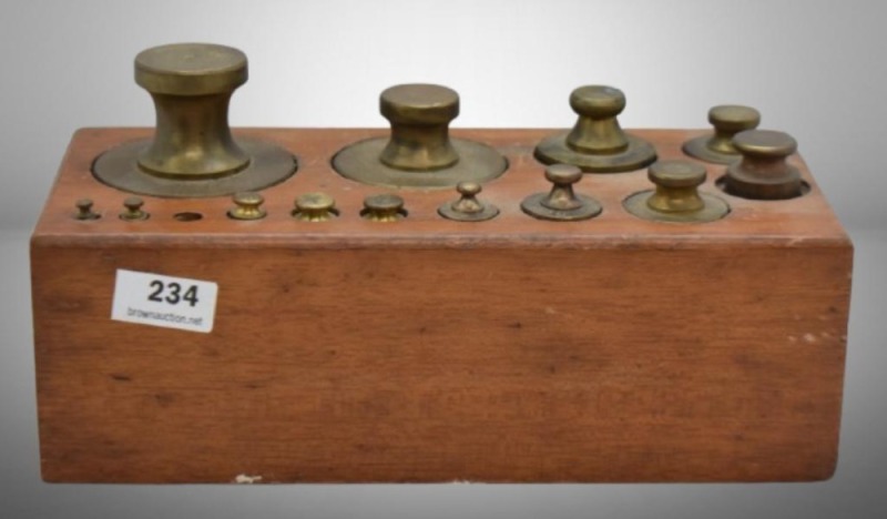 Set of Newark Scale Wks. (N.J.) 13 pc. scale weights in original hardwood case