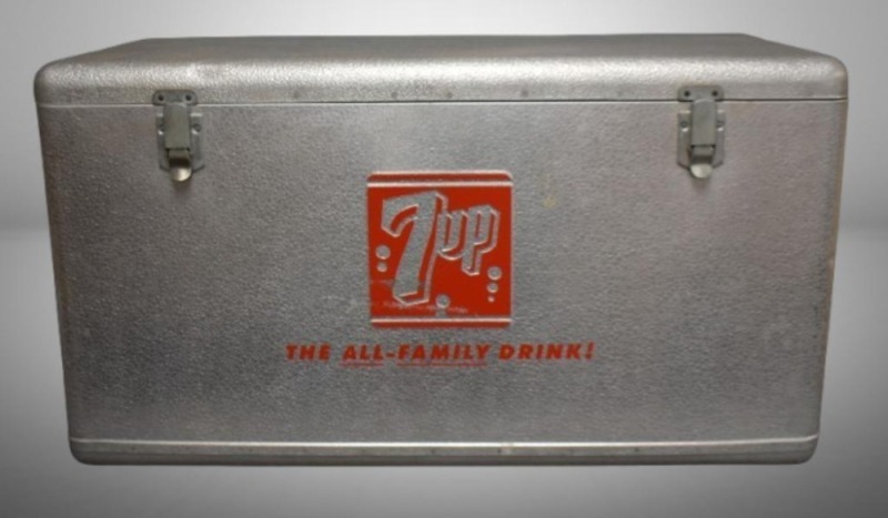 Vintage metal "7 UP The All-Family Drink!" ice chest cooler