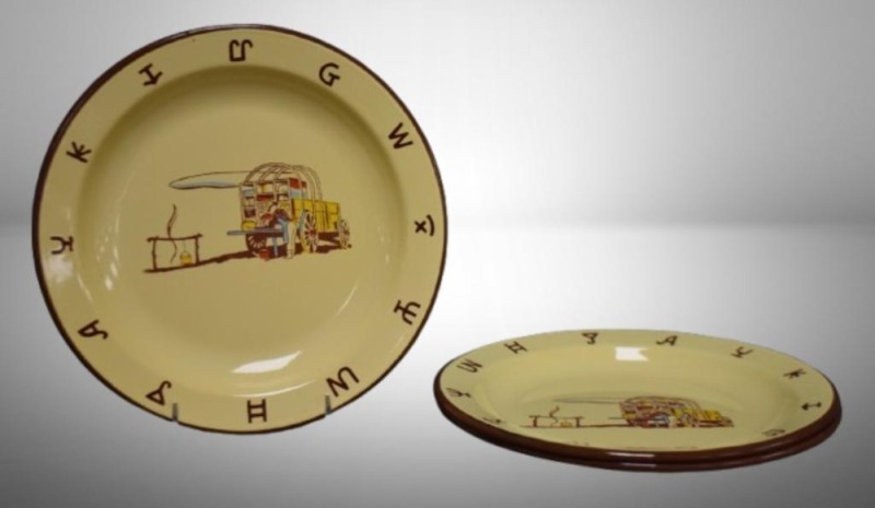 (3) Monterrey Western Ware 10"d dinner plates