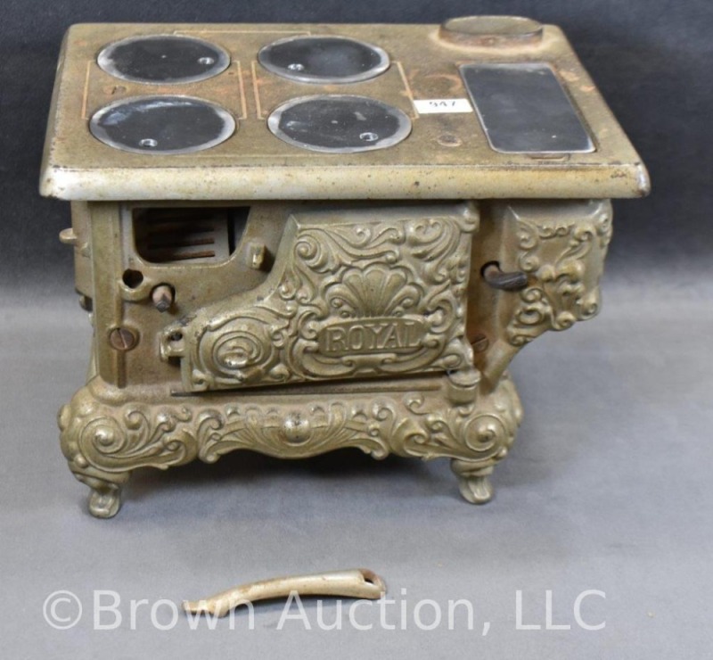 Miniature "Royal" salesman sample stove