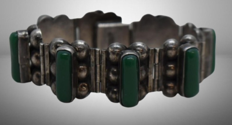 Mrkd. Sterling Silver Mexico 7.5"l bracelet w/ green stones