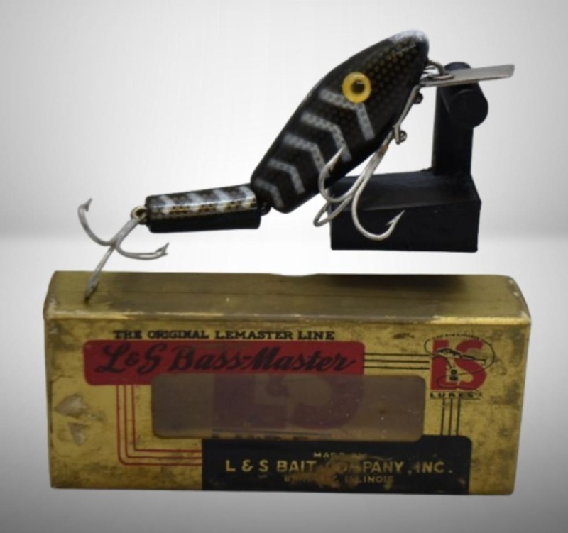 L&S Bassmaster fishing lure with box