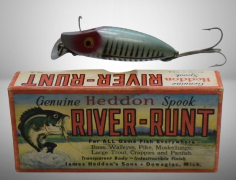 Heddon River Runt fishing lure with box and pocket catalog