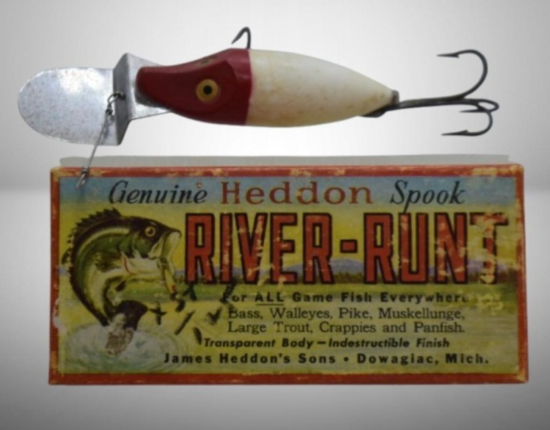Heddon River Runt fishing lure with box and pocket catalog