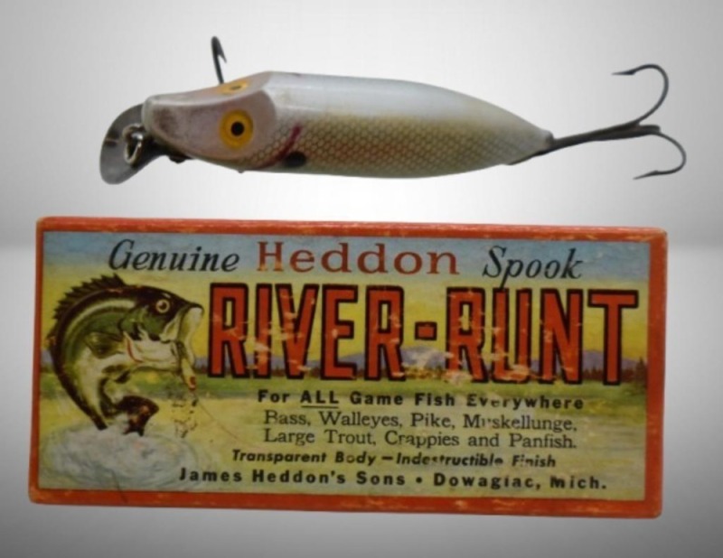 Heddon River Runt fishing lure with box and pocket catalog