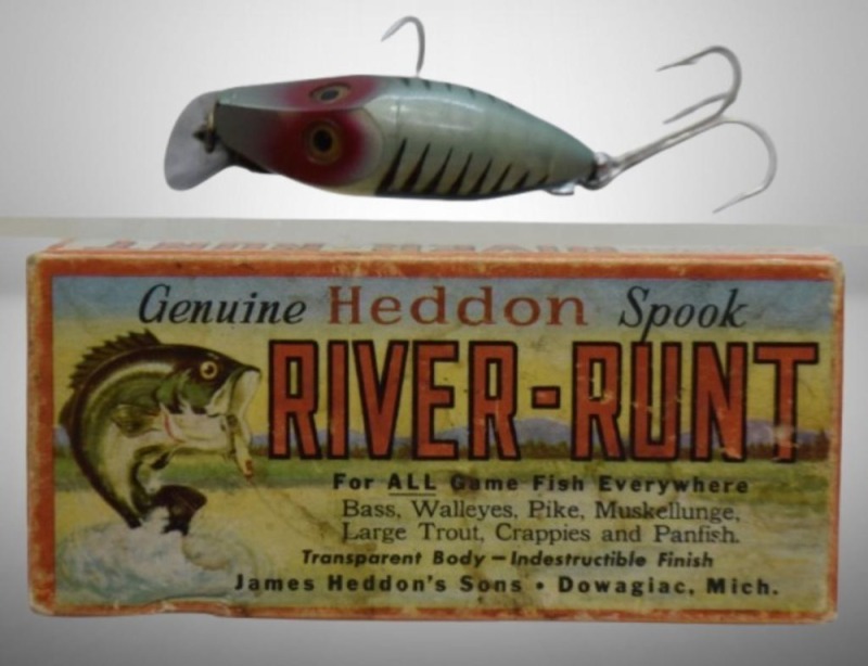 Heddon River Runt fishing lure with box