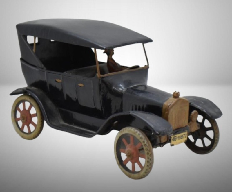 Mrkd. Germany BING tinplate wind-up Ford Model T Sedan car w/ driver - works