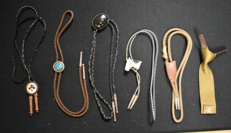 (5) Bolo ties incl. turquoise stone, arrowhead, etc.