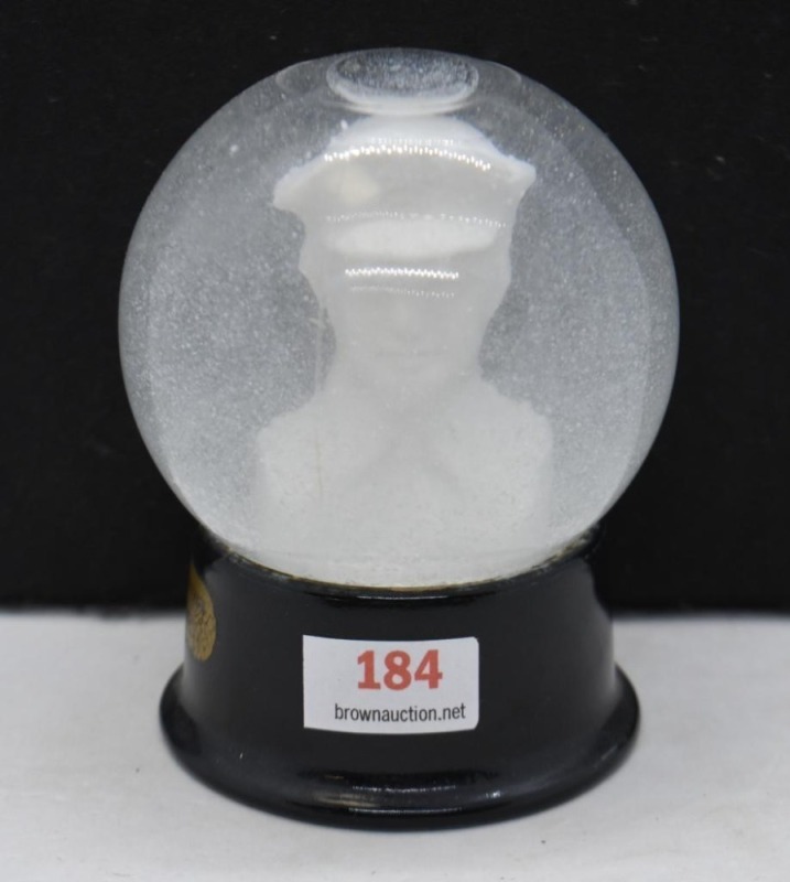 Atlas Crystal works snow globe - Gen. Douglas MacArthur, 4" tall