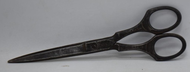 Mrkd. Mayer Germany 7"l scissors
