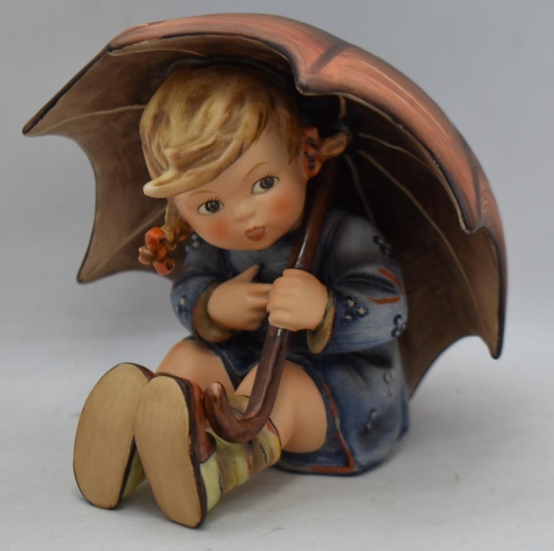 Hummel figurine - #152/ 0 B Umbrella Girl, 4.5", TM6 (1957)