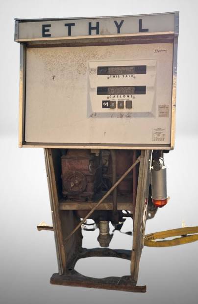 Tokheim Gas Pump with Standard Panel
