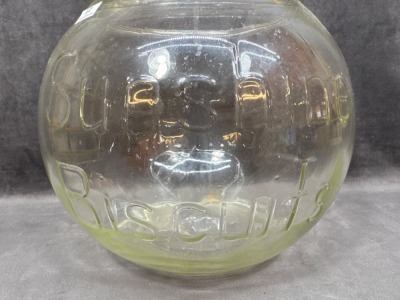 Sunshine Biscuits Glass Jar with Crack - 2