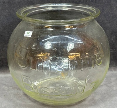 Sunshine Biscuits Glass Jar with Crack - 8