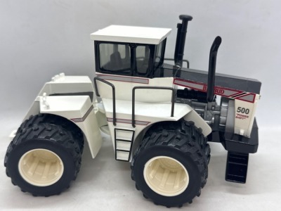 1/32 Scale Big Bud 500 Tractor by Ertl - 2