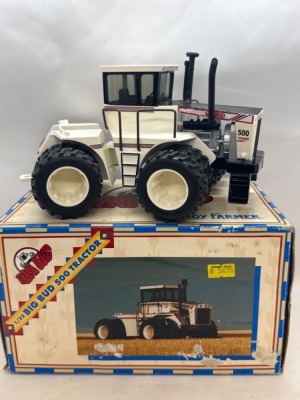 1/32 Scale Big Bud 500 Tractor by Ertl - 10