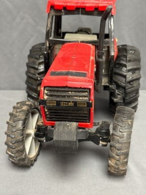 Ertl Case International 3294 Toy Tractor, 1985 - 3