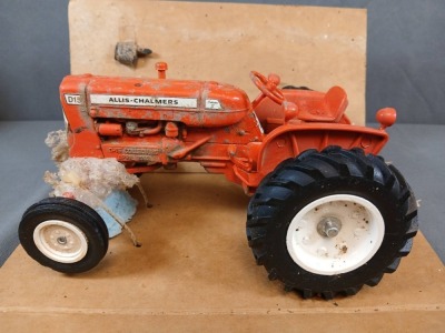 Allis-Chalmers D15 Tractor Toy With Box - 2